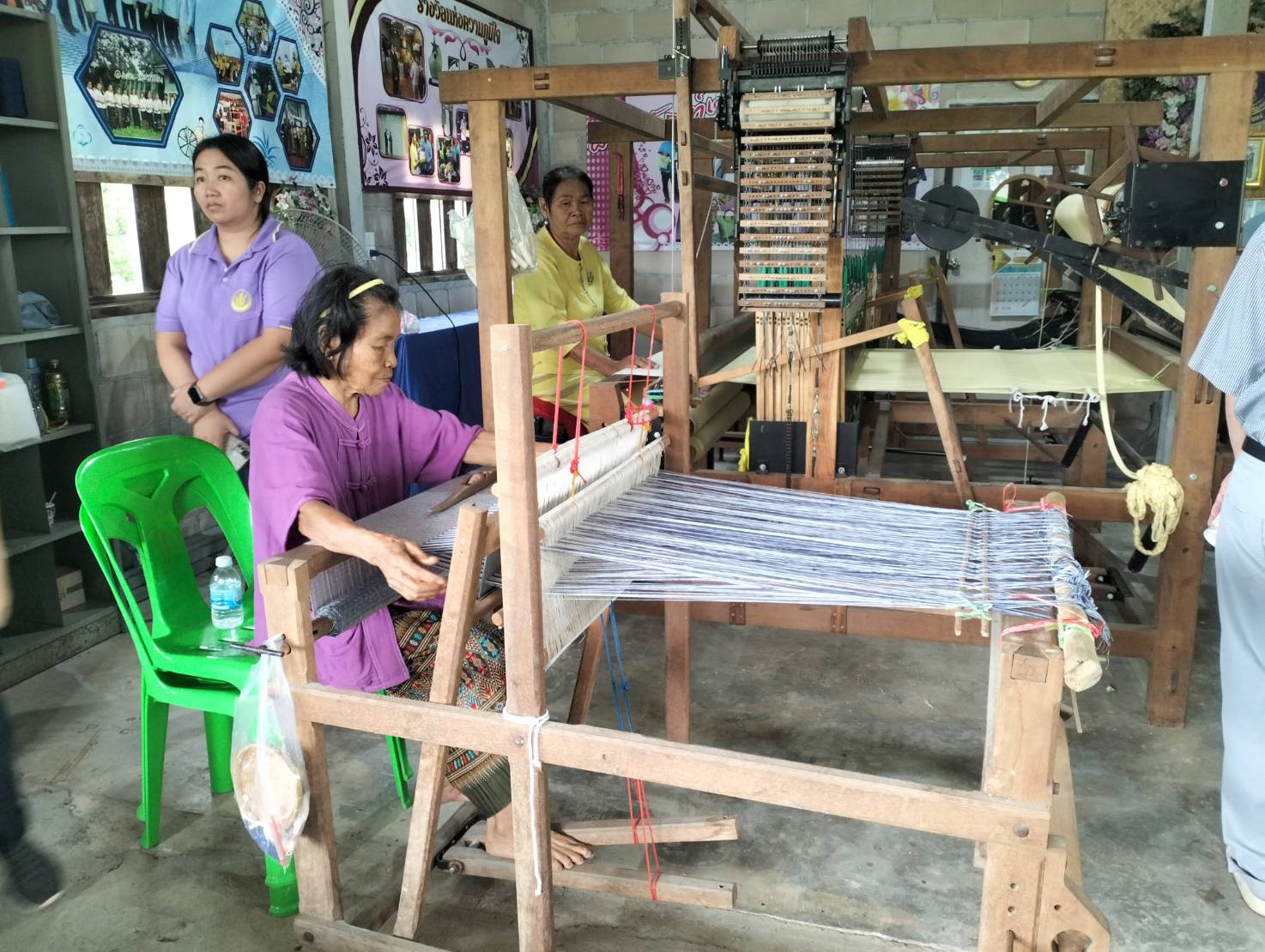 โครงการส่งเสริมผลิตเส้นใยธรรมชาติจากใบสับปะรดเพื่อเพิ่มมูลค่าผลิตภัณฑ์วิสากิจชุมชนสู่สินค้าอัตลักษณ์จังหวัดตราดแนวทาง BCG Model