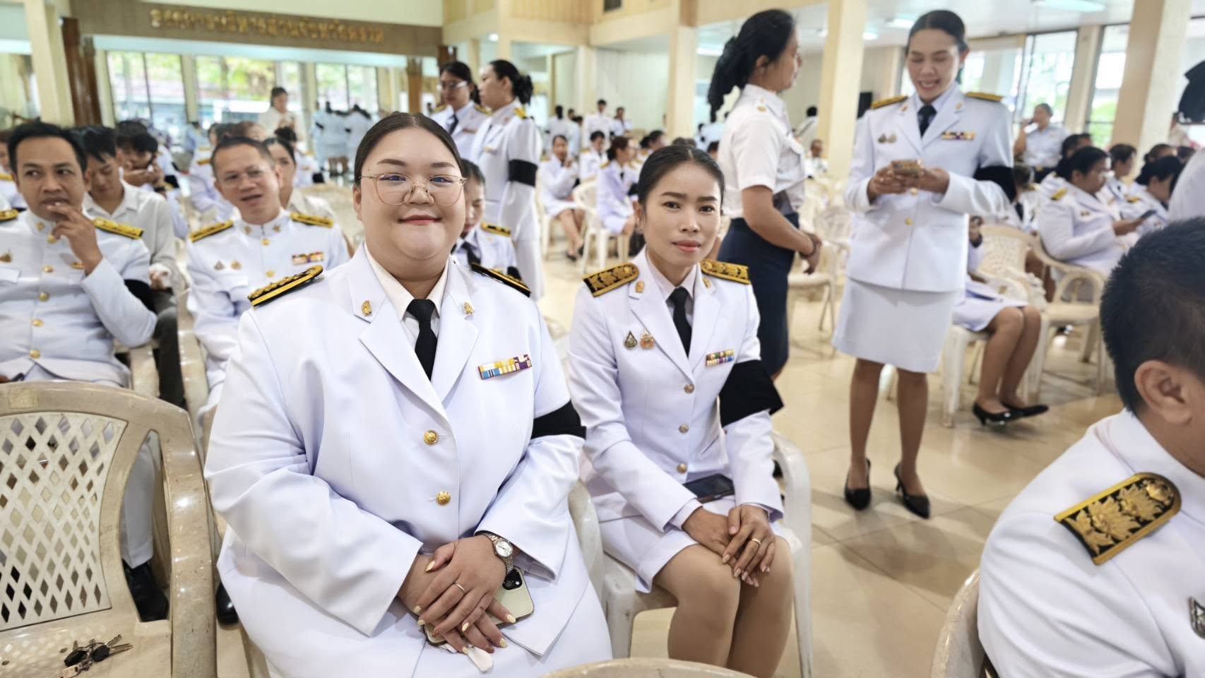 พิธีวางพุ่มดอกไม้ถวายสักการะสมเด็จพระเจ้าภคินีเธอ เจ้าฟ้าเพชรรัตนราชสุดา สิริโสภาพัณณวดี