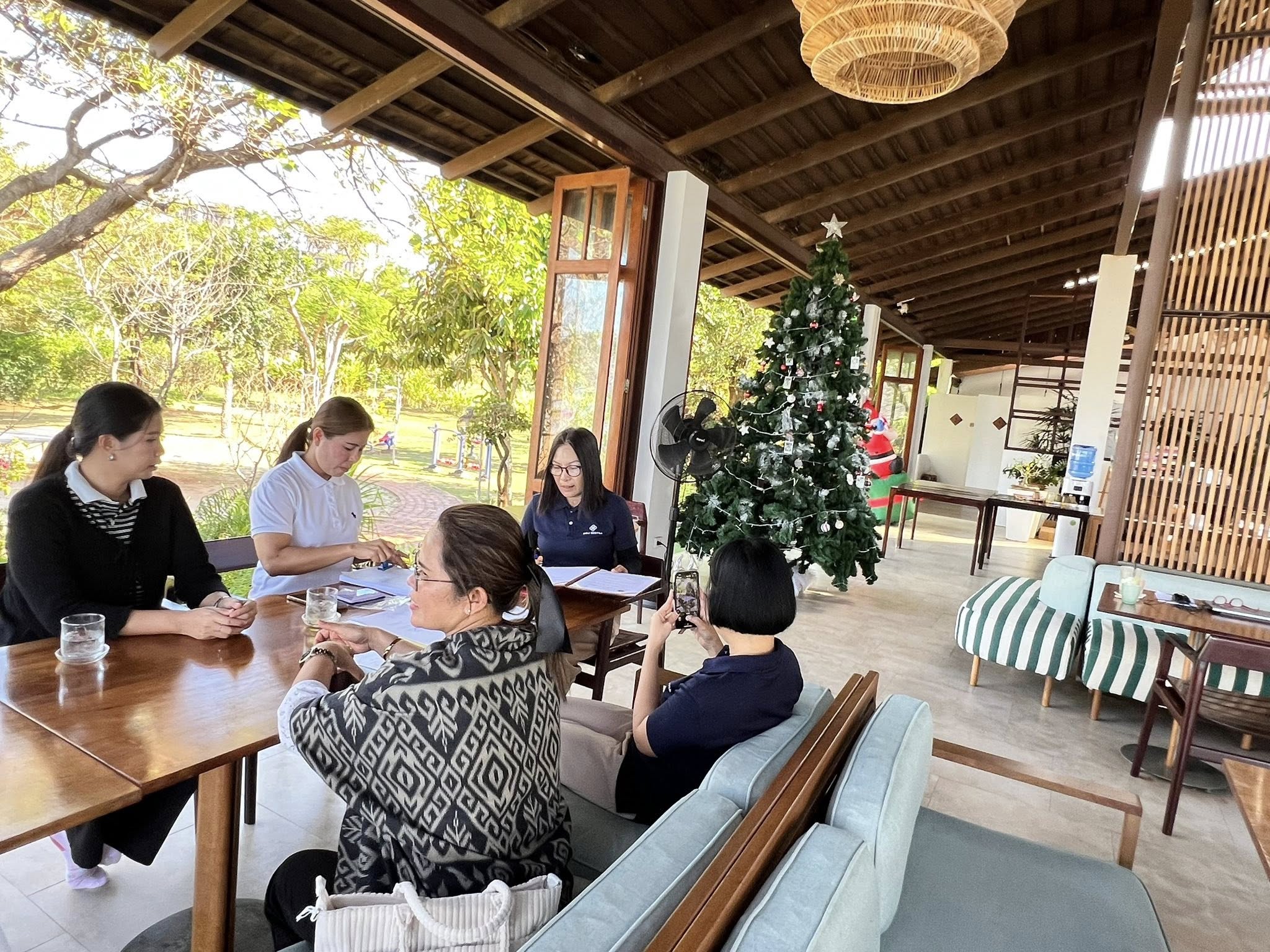 เข้าร่วมลงนามบันทึกข้อตกลงความร่วมมือทางด้านวิชาการ (MOU) กับ มิรา มนตรา รีสอร์ท และ เกาะหมากรีสอร์ท ณ เกาะหมาก จังหวัดตราด