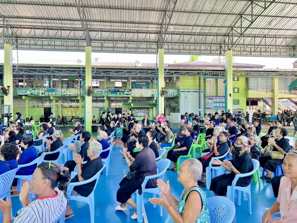 โครงการ Fix it - จิตอาสา เพื่อช่วยคลายความเครียดและความวิตกกังวลให้แก่ประชาชนที่ได้รับผลกระทบและเข้าพักอาศัยอยู่ในศูนย์พักพิงชั่วคราว จังหวัดตราด